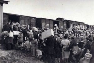 2 - Accélération de la déportation. Armée nazie en déroute 16 s10.pa2 .015 wa embarquement juifs pays bas MRJ MOI