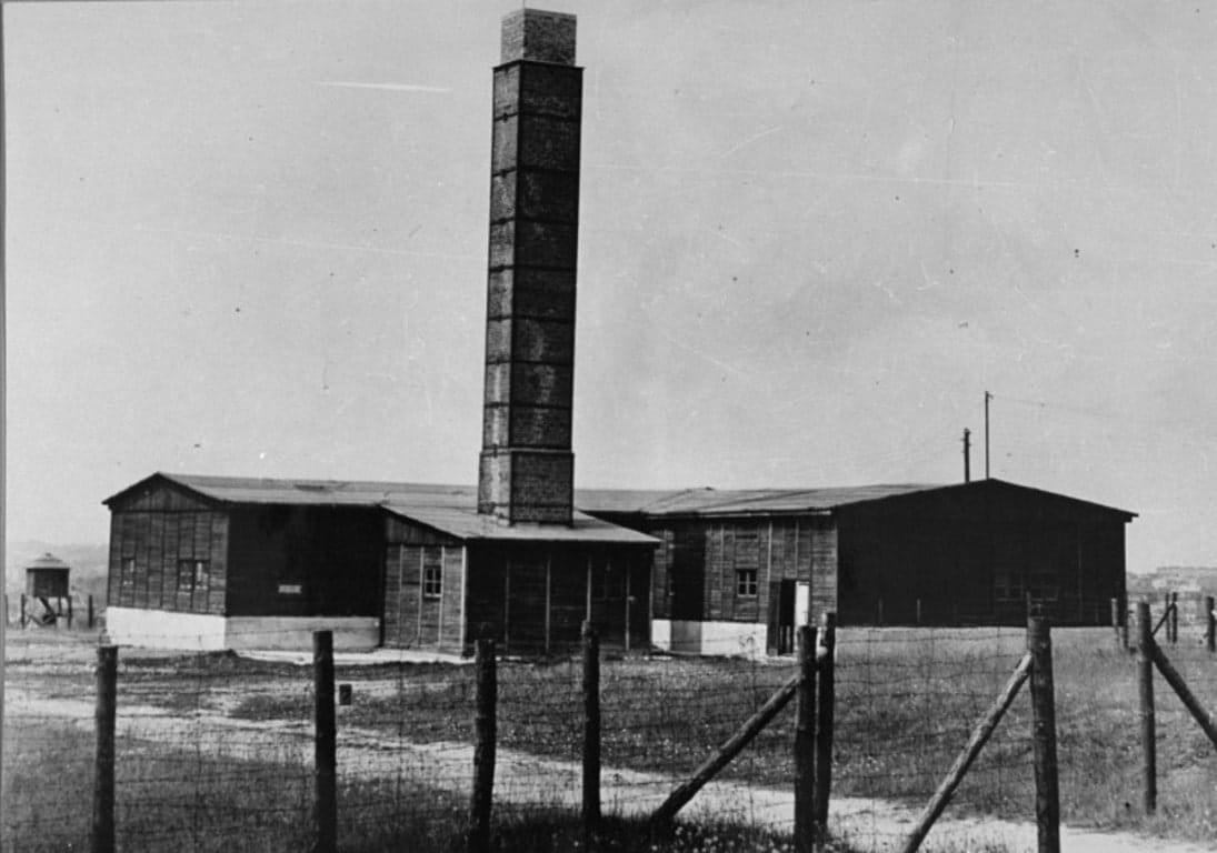 2 - Accélération de la déportation. Armée nazie en déroute 52 s10.pa2 .022 wa majdanek crematorium MRJ MOI