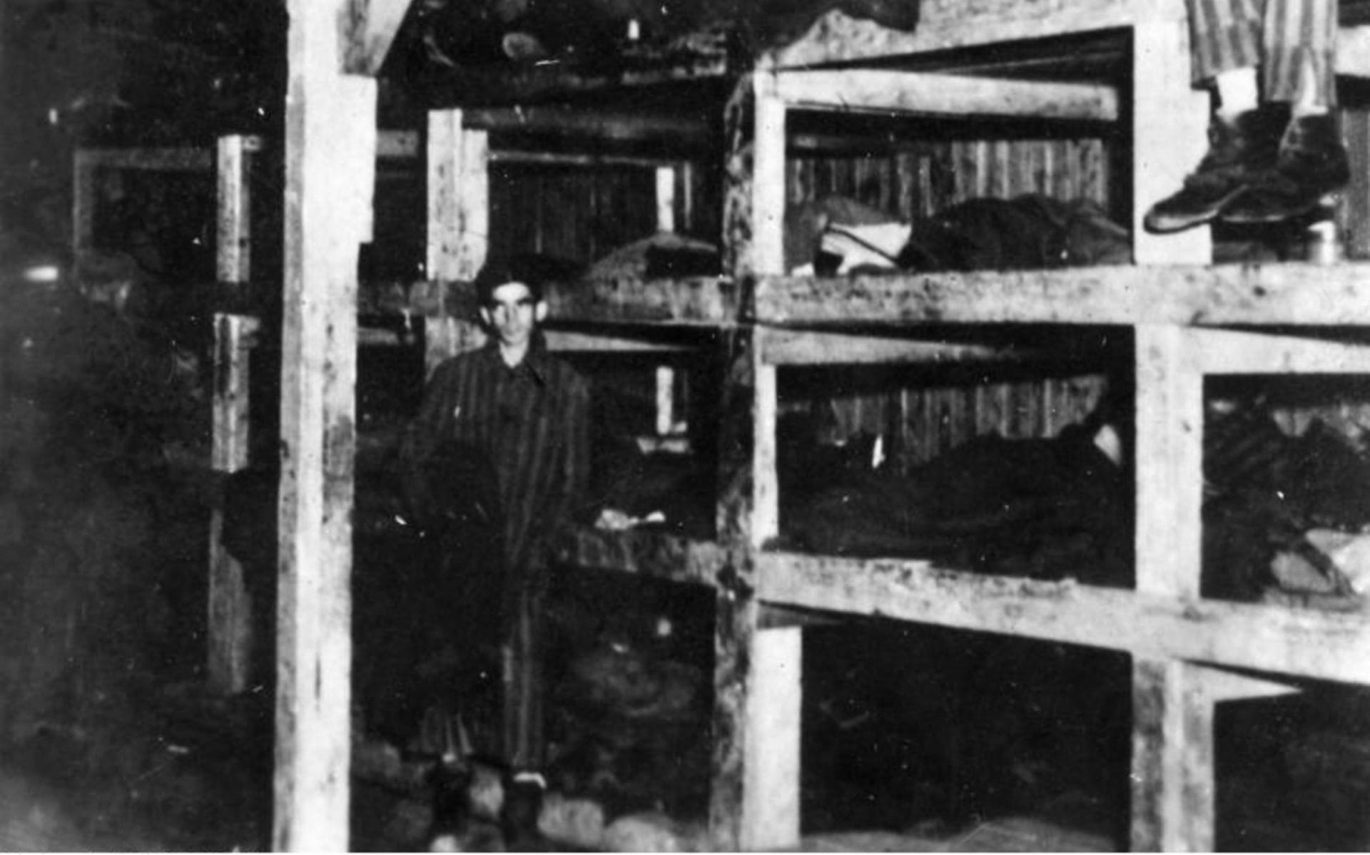 2 - Accélération de la déportation. Armée nazie en déroute 55 s10.pa2 .025 buchenwald MRJ MOI