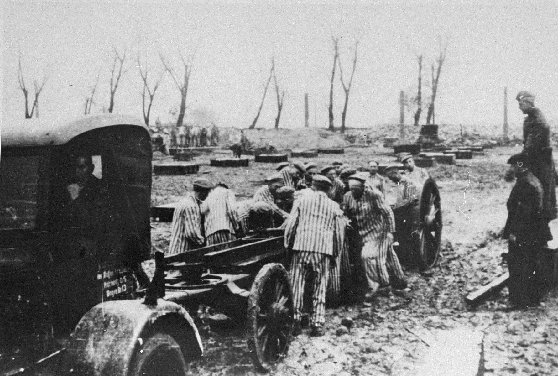 2 - Accélération de la déportation. Armée nazie en déroute 57 s10.pa2 .027 wa auschwitz42 43 MRJ MOI