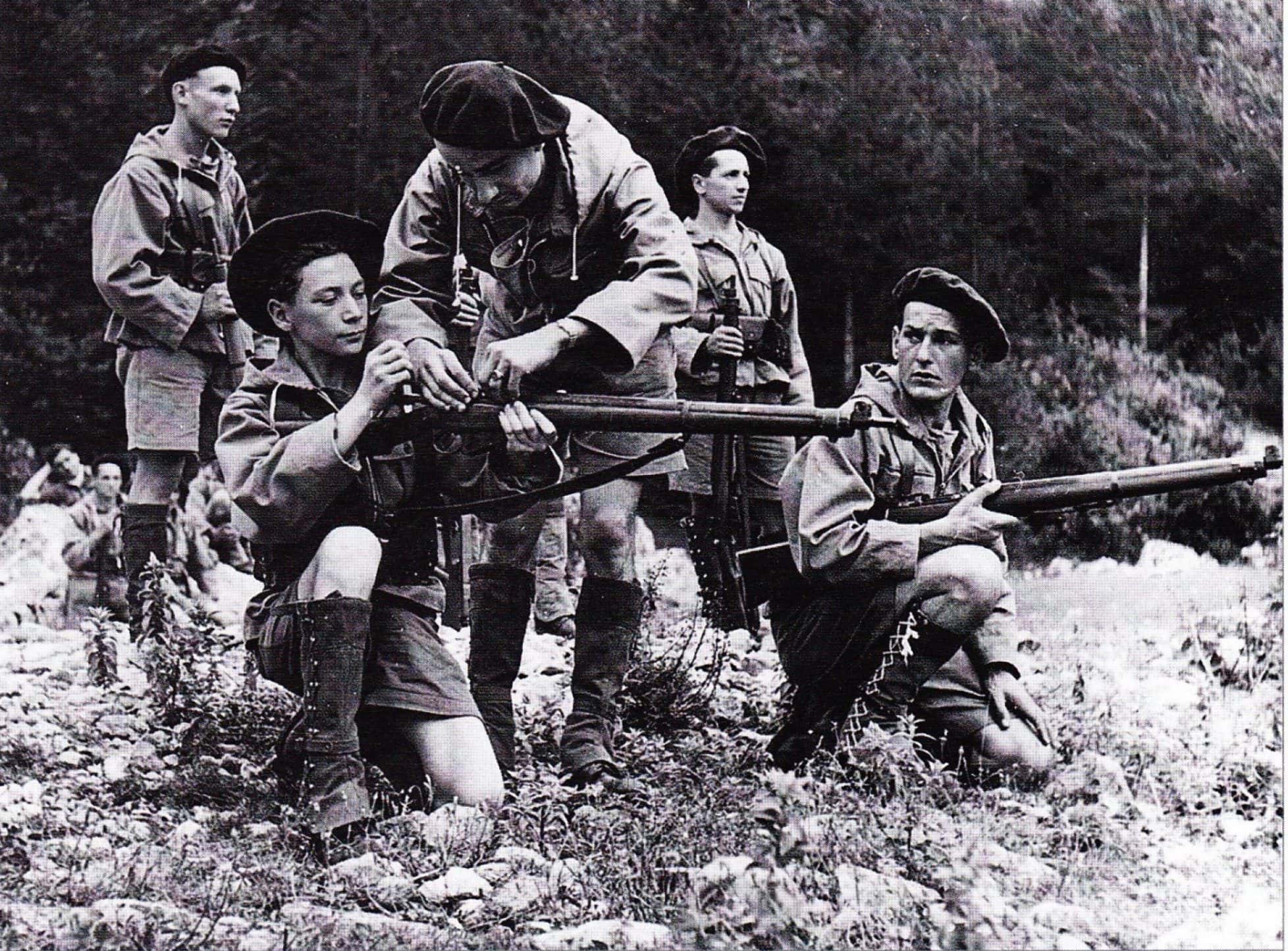 1 - Contre le nazisme et Vichy : convergence des forces 34 s13.pa1 .008 maquis vercors MRJ MOI