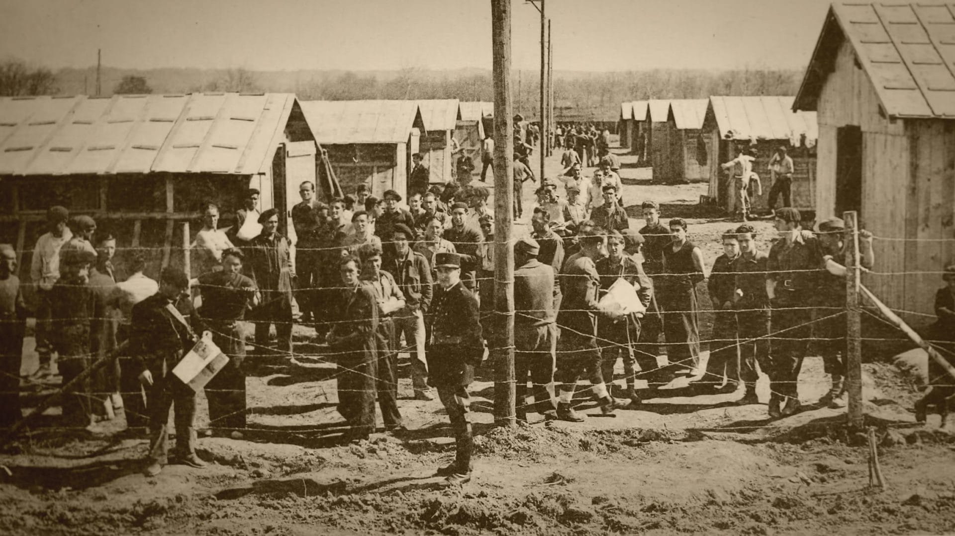 3 - Mise en place de l’information clandestine par la section juive de la M.O.I. 18 s2.pa3 .002 camp de gurs 1939 MRJ MOI