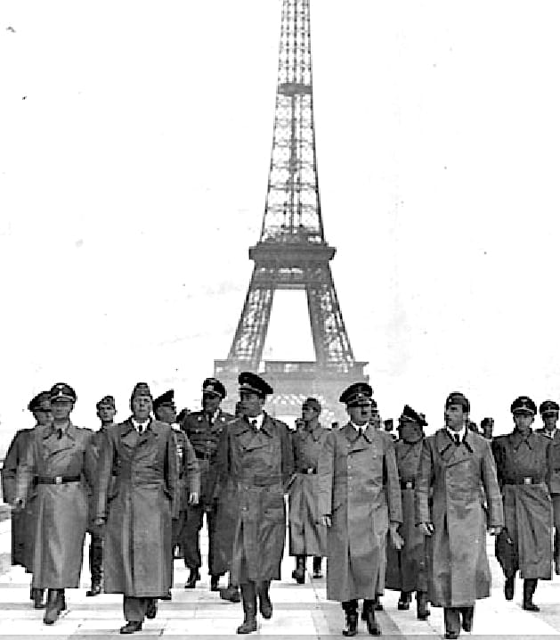 2 - De la collaboration à l’antisémitisme d'État 33 s3.pa2 .004 hitler 23juin 1940 MRJ MOI