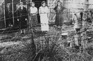 2 - Nouveau palier dans la politique de terreur 30 s7.pa2 .011 femmes juives barbeles min MRJ MOI